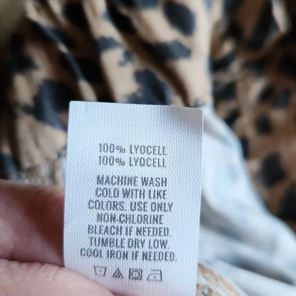 NWT aerie tan and black leopard print shorts size womans xs - Picture 6 of 9